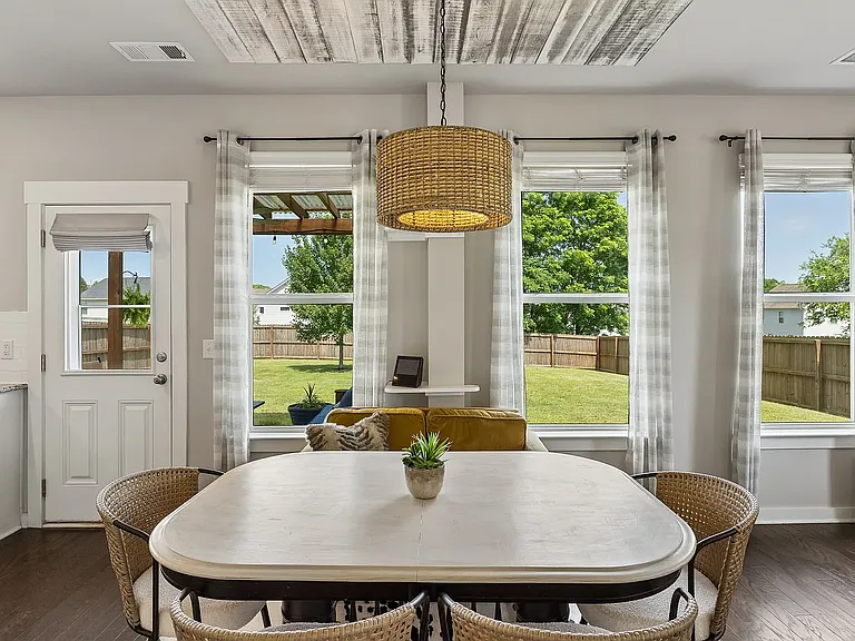 3041 Commonwealth Dr — Photo 19