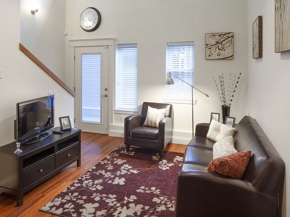 3855 N Mississippi Ave APT 4