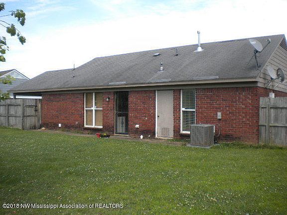 3rd image of 7461 Cliffwood Dr