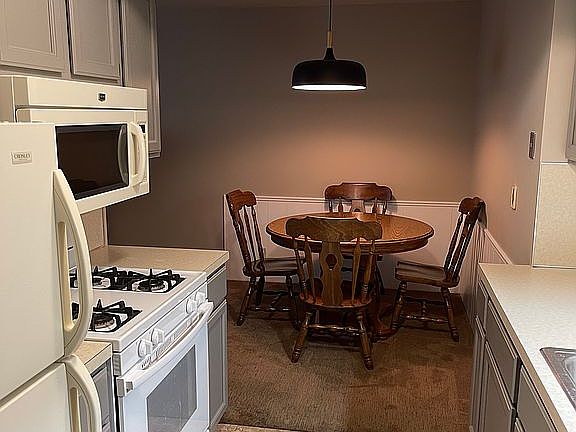 3rd image of 53 Old Mill Dr Unit 22