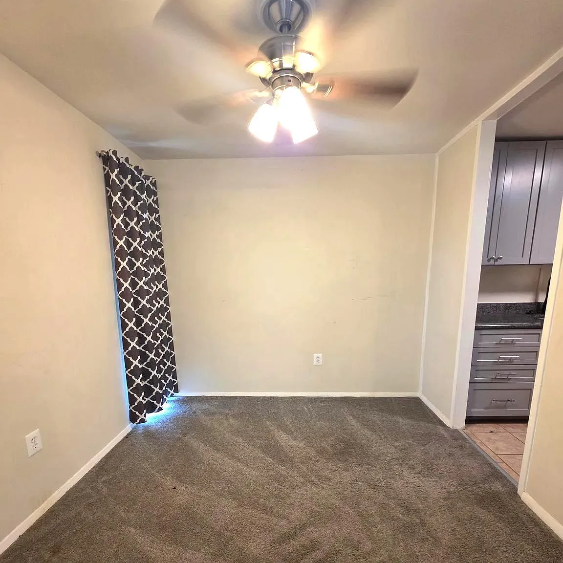 2 bed, 886 sqft, $2,123 — Photo 3