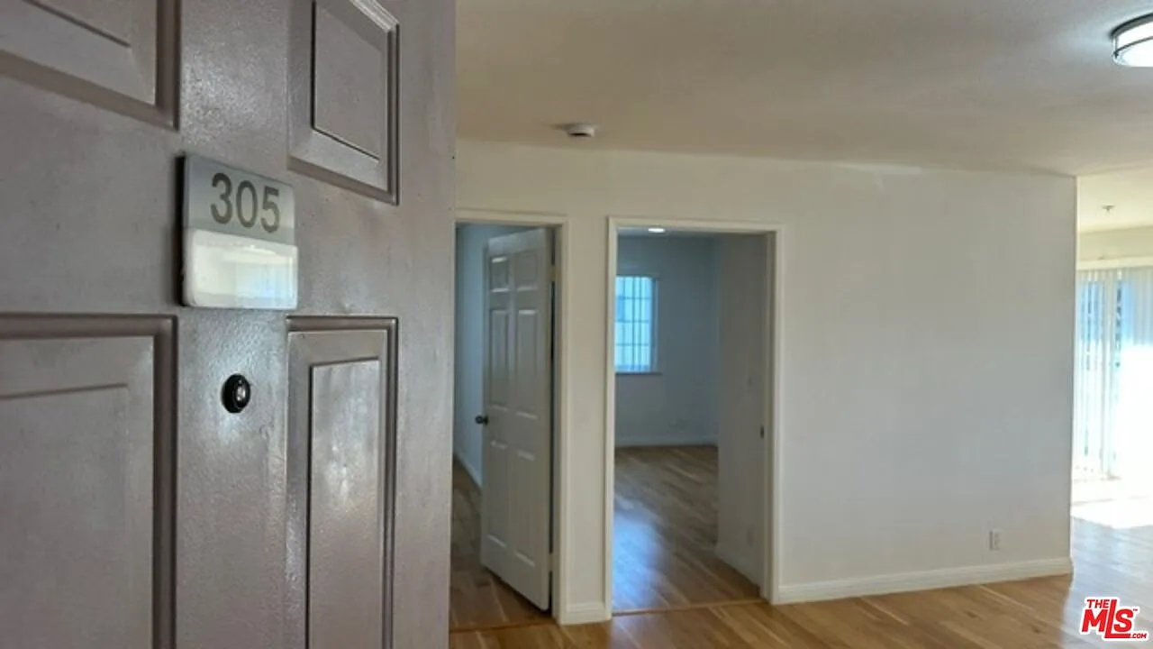 3 bed, 2.0 bath, 1350 sqft, $2,950 — Photo 3