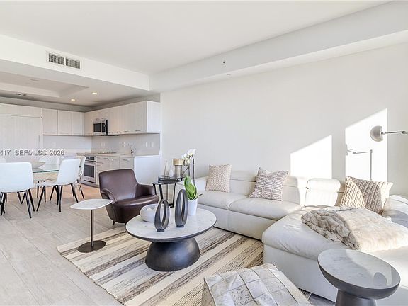 2nd image of 55 SW 9th St #3404