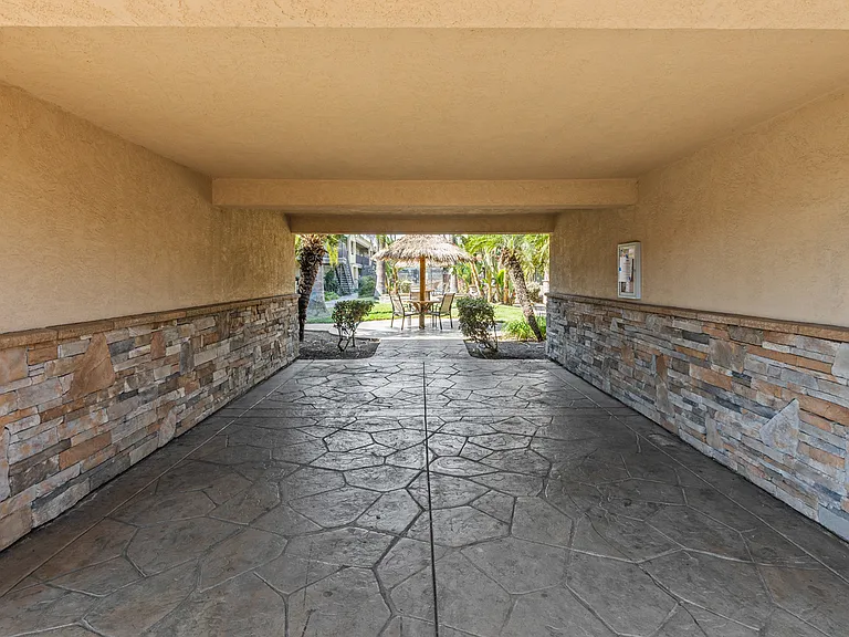 800 N Mollison Ave N #21 — Photo 18