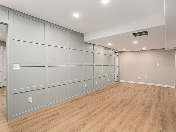 3rd image of 6665 Knox Ct