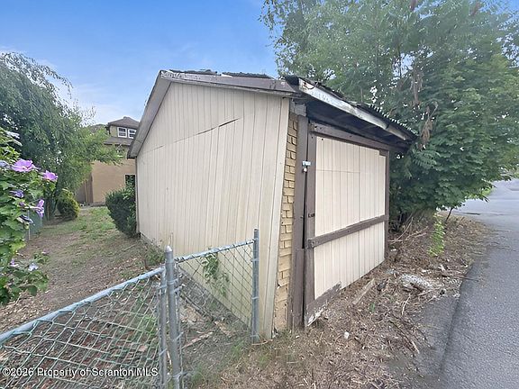 5th image of 2005 Farr St