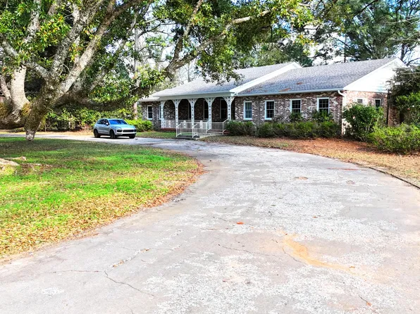 400 Manila St, Lucedale, MS 39452