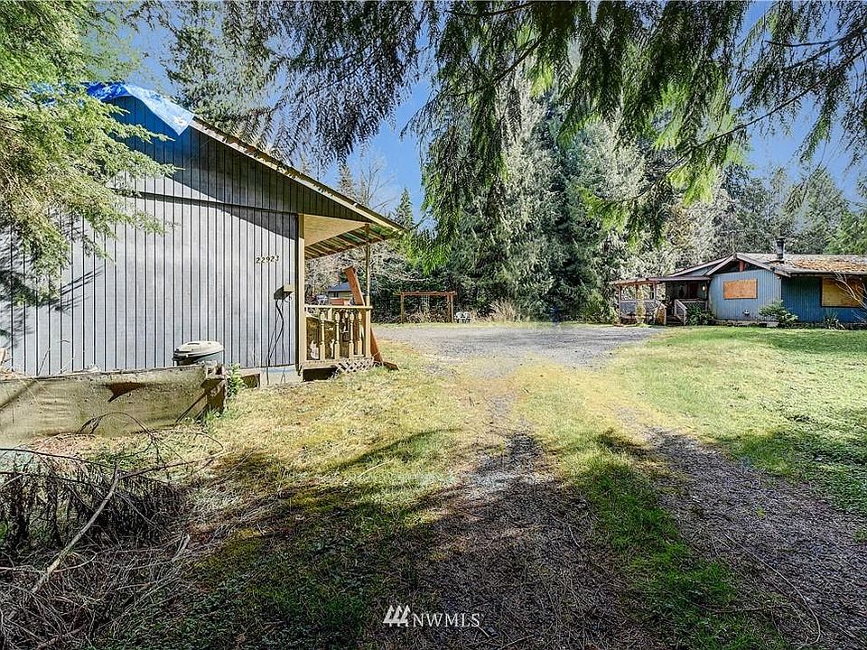 1st image of 22923 N River Dr