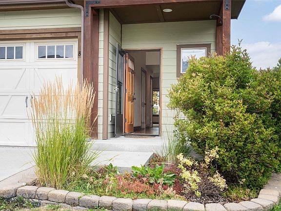 5th image of 833 Rosa Way Unit B