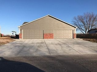 1824 N Brunswick Ln, Wichita, KS 67212