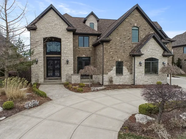1521 Park West Cir, Munster, IN 46321