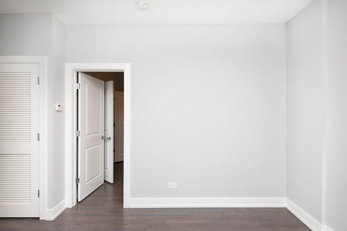 Building Photo - 1701 W Cullerton St #3R