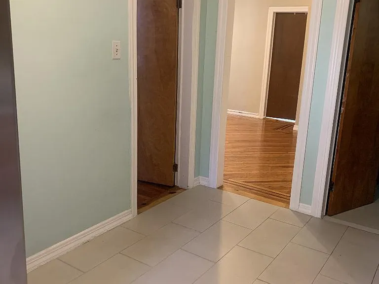 360 Ege Ave — Photo 8