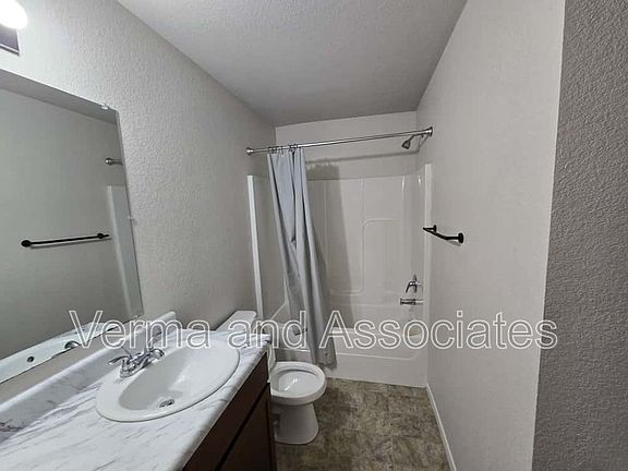 3rd image of 1144 S Jaybird Ln