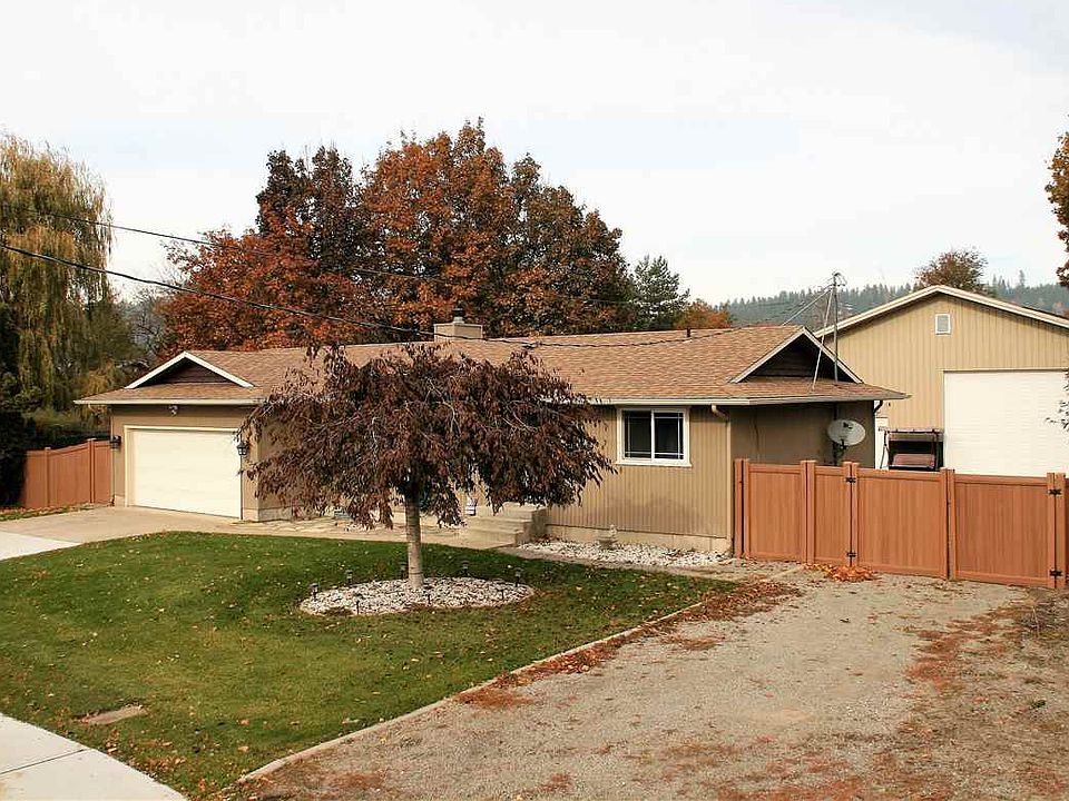 1st image of 13427 E Wellesley Ave
