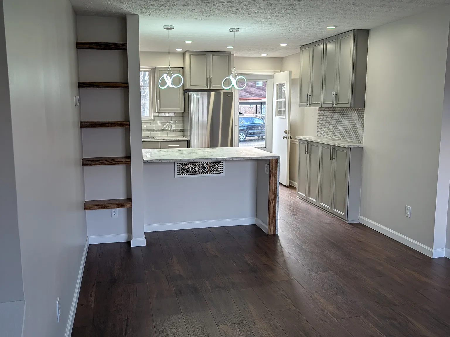 2 bed, $1,195 — Photo 2