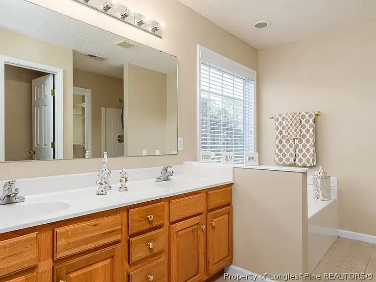 52 Forest Mountain Ct — Photo 11