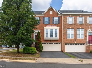 18257 Camdenhurst Dr, Gainesville, VA 20155