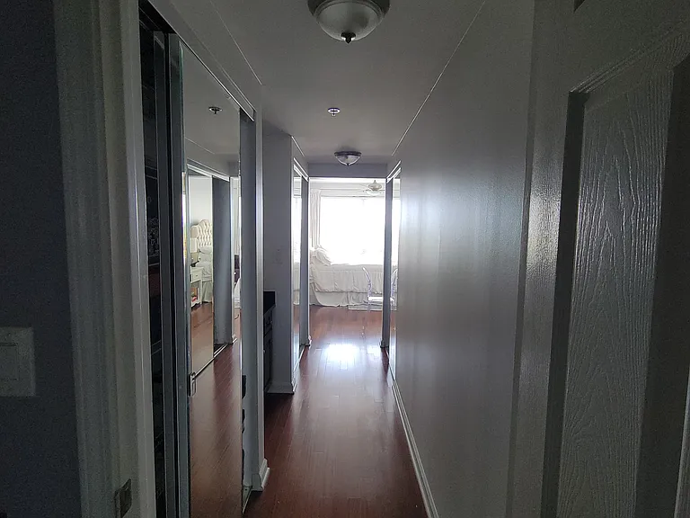 275 13th St NE #1107 — Photo 32