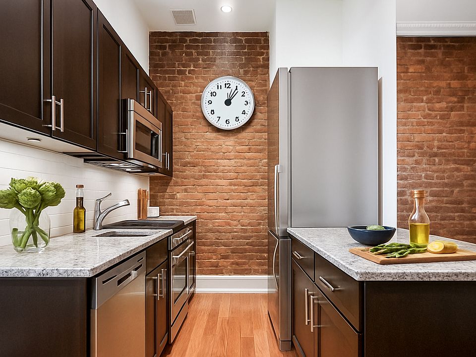 2nd image of 342 E 76th St APT 4B