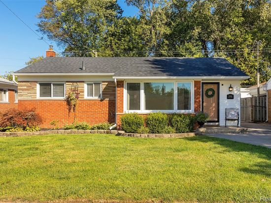 24566 Hayes St, Taylor, MI 48180