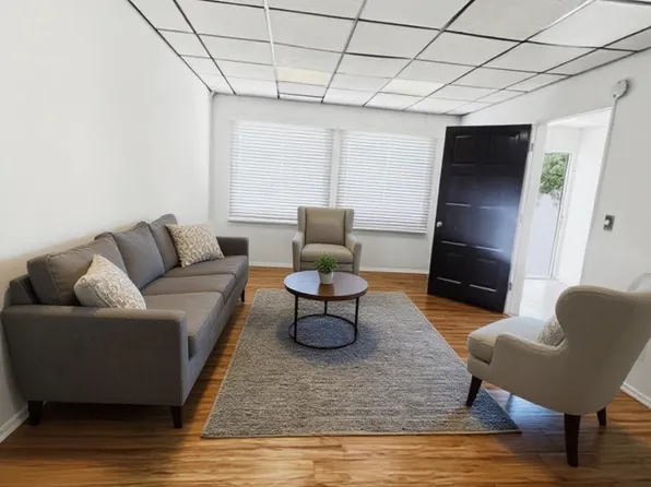 855 W 2nd St, Pomona, CA 91766