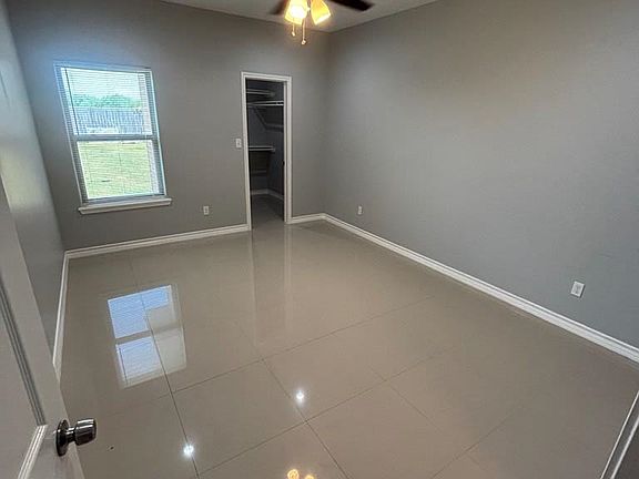 5th image of 1118 Escondido Ln