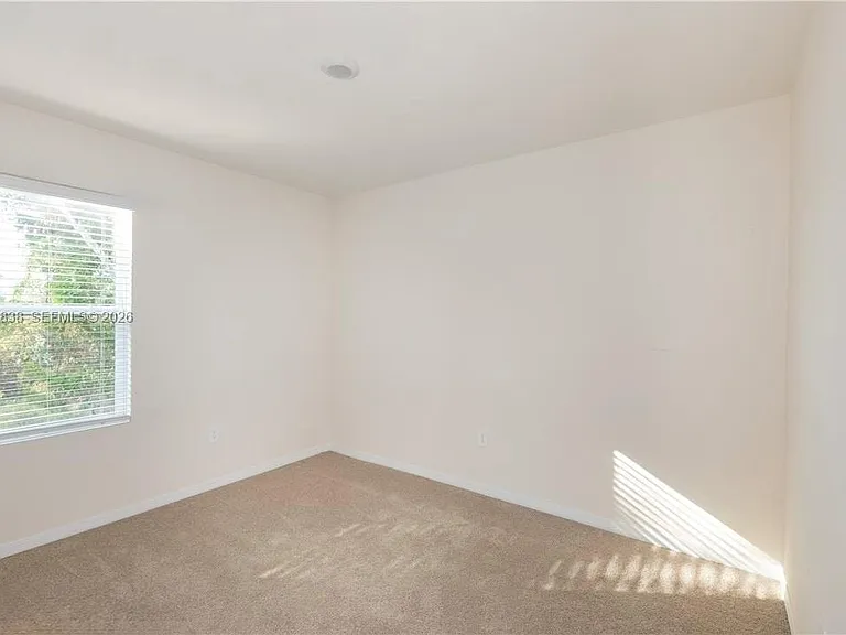 2802 40th St SW — Photo 12