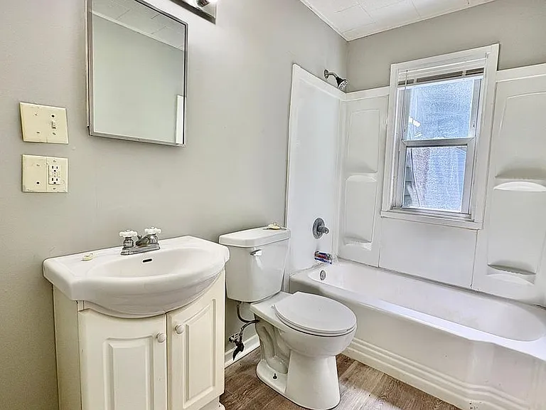 1513 Wilber St — Photo 9