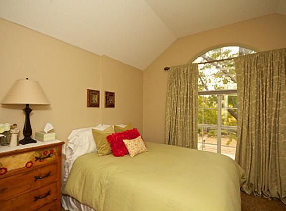 3rd image of 10712 Jackson Ln
