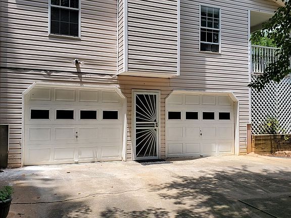 5th image of 1707 Silverdale Ln
