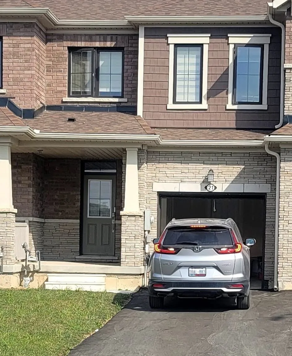 3 bed, $2,499 — Photo 2