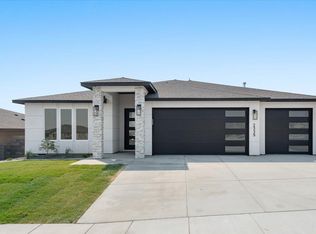 2339 Upriver, Richland, WA 99352