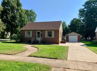 920 N McKenzie St, Luverne, MN 56156