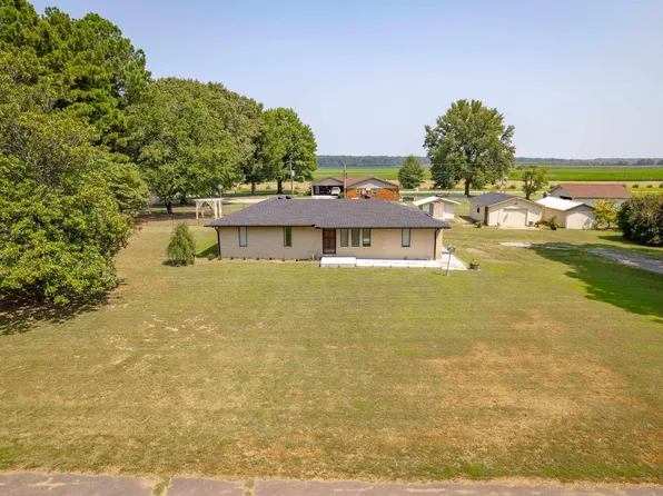 1103 Fitzhugh, Augusta, AR 72006