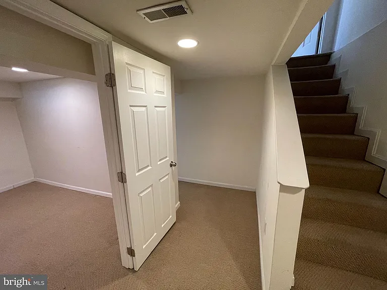 514 Columbia Rd NW — Photo 28