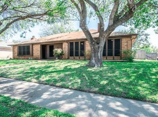 760 Rock Creek Dr, Euless, TX 76039