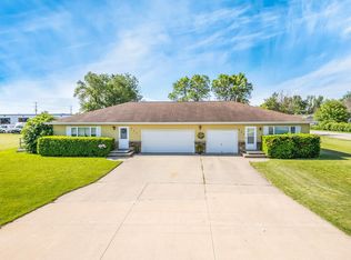 631 Fair Oaks Dr, Neenah, WI 54956