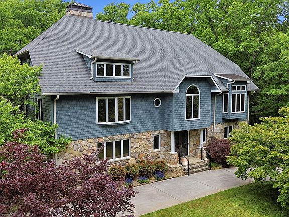 2nd image of 9109 Lynnwood Ln