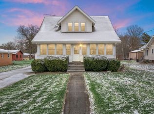 305 E Indiana St, Kouts, IN 46347