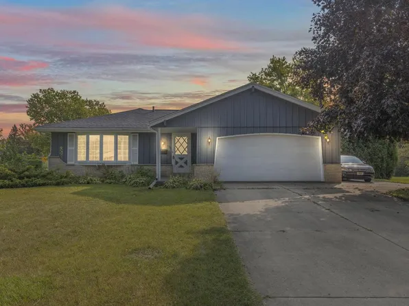 6300 Root River DRIVE, Greendale, WI 53129