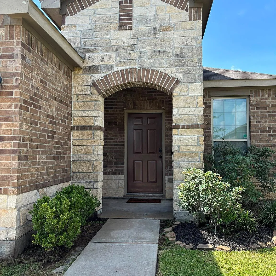 3 bed, 2.0 bath, 1432 sqft, $2,250 — Photo 3