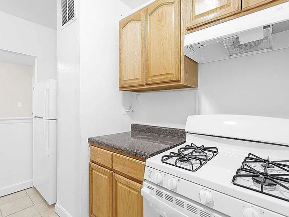 2nd image of 133-17 Sanford Ave #3K