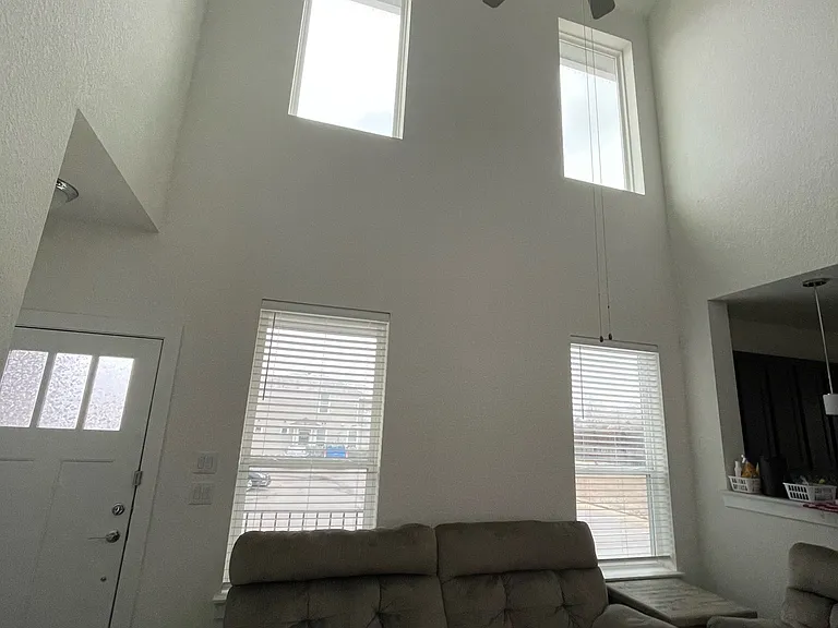 11308 Gadsen Ln — Photo 6
