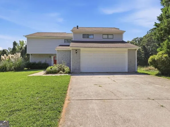 5006 Stoney Point Cir, Stone Mountain, GA 30088