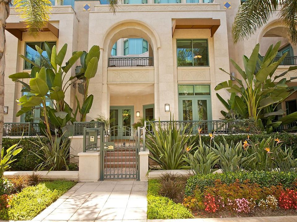 Front Entrance off Sixth Ave.