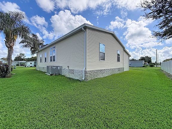 5th image of 166 Oak Tree Blvd