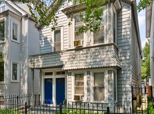 1222 W Barry Ave, Chicago, IL 60657