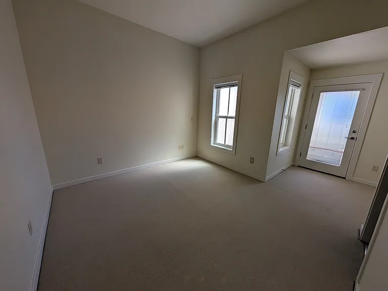 515 G St #1-223 — Photo 14