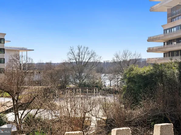 700 New Hampshire Ave NW #421, Washington, DC 20037